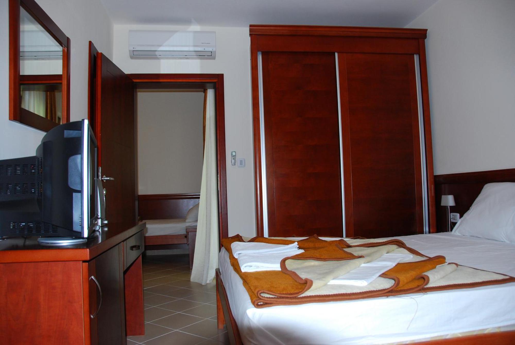 Apartments Krapina Budva Buitenkant foto