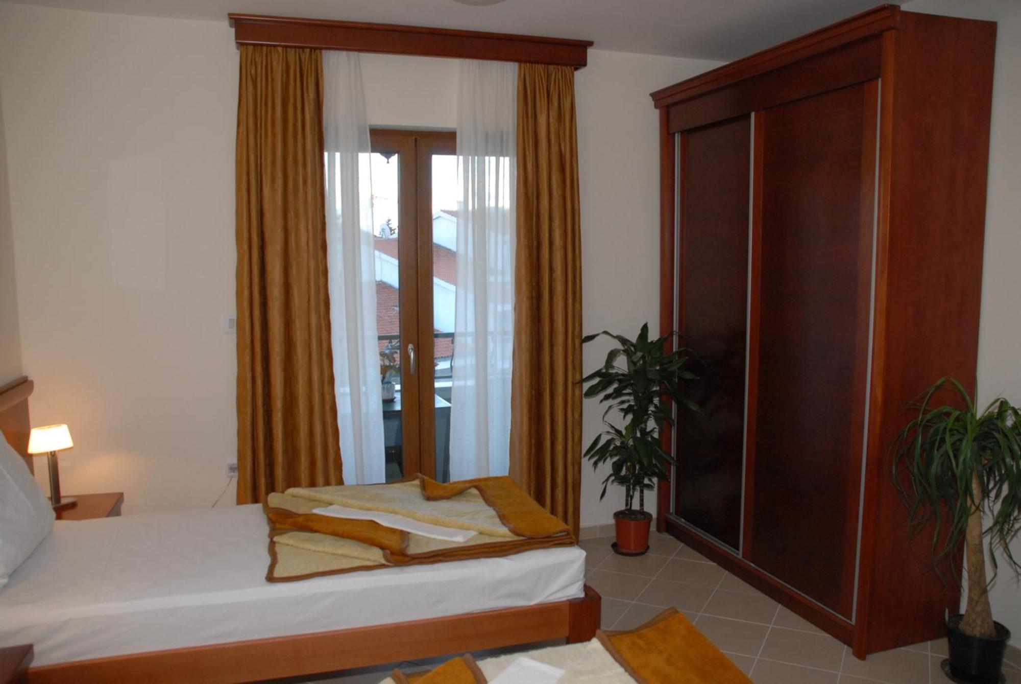 Apartments Krapina Budva Kamer foto