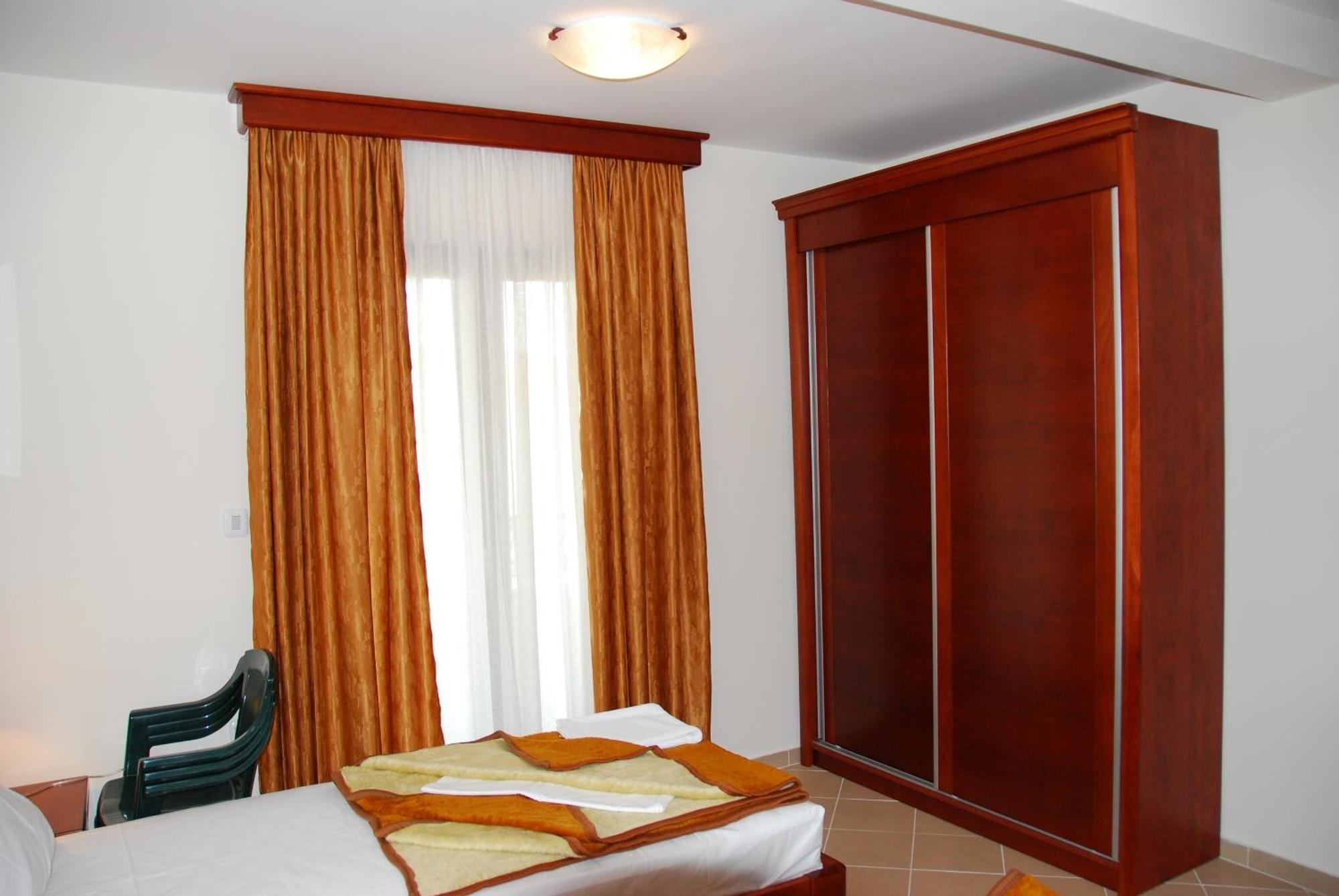 Apartments Krapina Budva Buitenkant foto