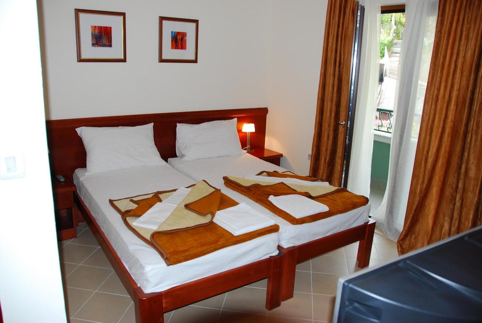 Apartments Krapina Budva Buitenkant foto