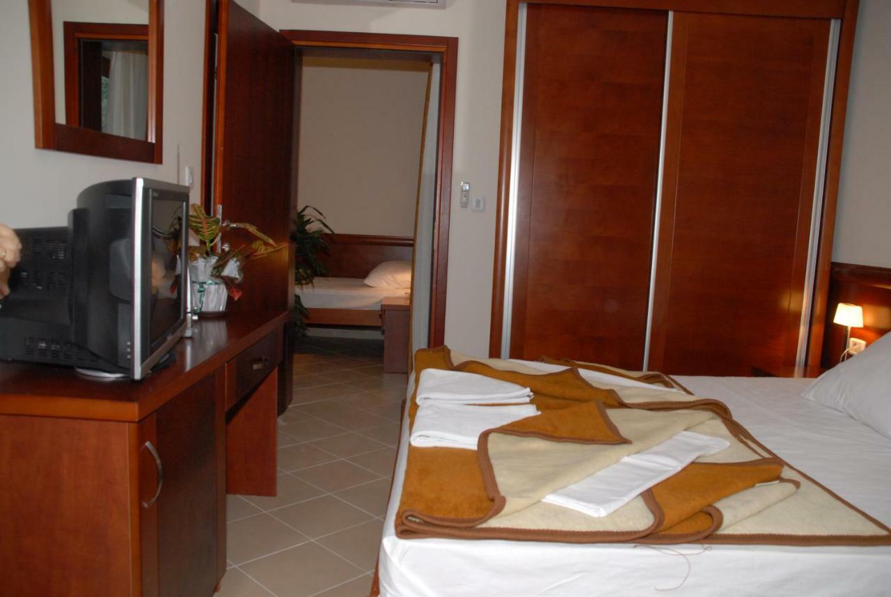 Apartments Krapina Budva Buitenkant foto